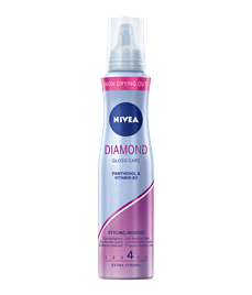 NIVEA PĚNOVÉ TUŽIDLO DIAMOND GLOSS CARE 150 ml